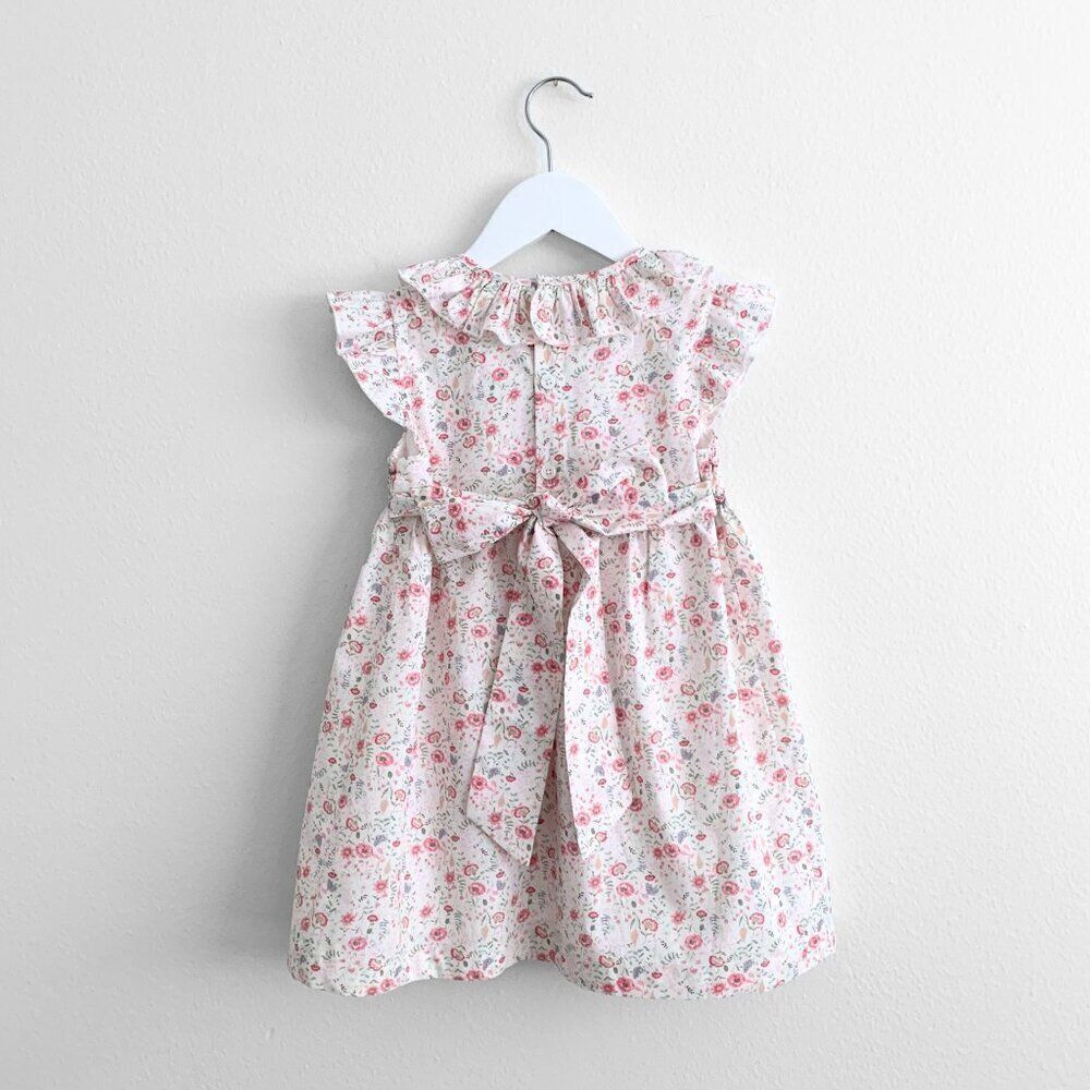 NWT Girls Smocked Dress Spring Flower Embroidery Pretty Princess Boutique 5T - Picture 4 of 7